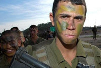 Сержанты осуждены за использование ребенка в виде «живого щита»