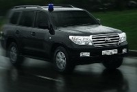 Путин: Чиновников с "мигалкой" нужно учить