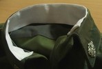 Армейская  форма избавляется от ремня и подворотничка