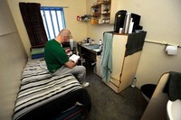 В Великобритании двоим заключенным сменят пол