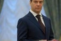 Медведев поддержал молодых ученых грантами