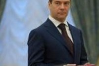 Медведев поддержал молодых ученых грантами