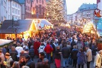 Помощь мужу на рождественской ярмарке - не причина для увольнения