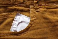 В Калифорнии законодательно запретили снимать презерватив до окончания полового акта