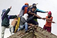 В аргентинской тюрьме «Сан-Мартин» заключенных приковывали к кроватям