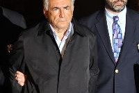 Защита попросит суд выпустить Стросс-Кана из дома без GPS-браслета