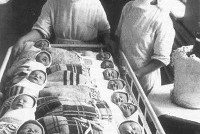 Семьям перепутанных малышей роддом г. Копейска выплатит по 3 млн руб.