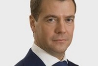 Медведев подписал закон об условиях контракта для муниципальных глав Москвы и Санкт-Петербурга