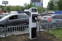 Москва массово расширяет зарядные станции для электромобилей