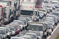 Медведев обеспокоен дорожными пробками в Москве