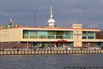 Из-за признанной самостроем «стекляшки»  Правительство Москвы по решению суда снесет здание Южного речного вокзала целиком