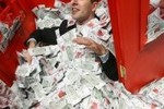 Взятки сделали директора «туалетной» компании миллионером