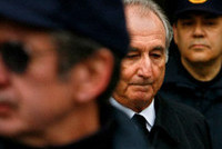 Создатель крупнейшей в мире финансовой пирамиды приговорен к 150 годам тюремного заключения.