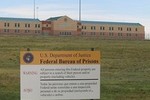 Американским заключенным подарили дешевые звонки родным