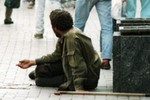 В Новой Москве цыгане из роскошного особняка оформили «опекунство» над инвалидами и заставляют зарабатывать попрошайничеством