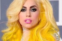 Леди Гага защищается от русской фанатки судом