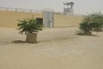 В пустыне Борку построили каторгу