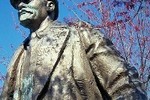 Матвиенко назвала «варварским актом» подрыв памятника Ленину