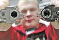 Милиция отбила клуб у налетчиков