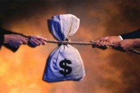 Суд арестовал за долги имущество олигарха Александра Щукина