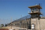 В израильской тюрьме палестинский заключенный напал на представителя Красного креста