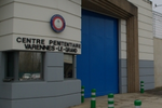 Ответственный сотрудник пенитенциарного центра города Варенн-ле-Гран во Франции покончил с собой