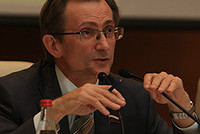 Николай Левичев принял участие в парламентских слушаниях "Благополучие российской семьи: законодательные проблемы и пути их решения"