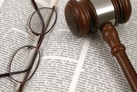 Медведев подарил ХМАО больше мировых судей