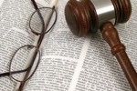 Медведев подарил ХМАО больше мировых судей