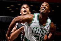 Обама и Клинтон восхищены признанием спортсмена в том, что он гей