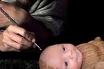Учителя-педофила нашли по фотографиям совращенного ребенка в Интернете