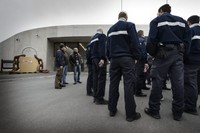 Крупнейшая тюрьма Швейцарии расширяет штат