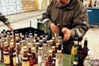 Информатор навел МВД на тонну контрабандного коньяка