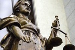 В Пермском крае 25-летнюю женщину осудят за превышение самообороны