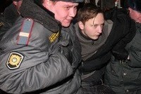 Полицейским станет еще сложнее задержать человека на улице