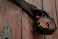 Суды стали на 36,5 % чаще помещать фигурантов дел под домашний арест