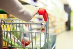 ВЦИОМ: 77% россиян затянули пояса и начали экономить на покупках