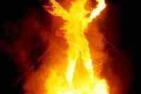 Лишенный прав водитель сжег себя в здании суда