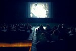 Американcкие фанаты соцсетей  готовы переплачивать за twitter-места в кинотеатрах