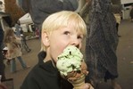 Во Владивостоке мать отправила 3-летнего сына за мороженым