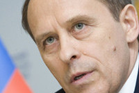 Директор ФСБ возразил Медведеву