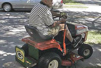 Газонокосильщик получит штраф за вождение в нетрезвом состоянии