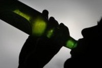 Алкоголикам могут запретить появляться в барах в течение 2 лет