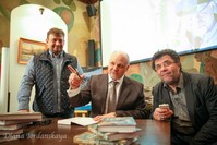 Представитель Федеральной Службы по наздору в сфере защиты прав потребителей и благополучия человека (Роспотребнадзор) Валерий Валеев, Рубен Маркарьян и литературный деятель Дмитрий Ицкович