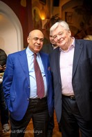 Президент Гильдии российских адвокатов Гасан Мирзоев и звезда телепроекта "Суд присяжных" Валерий Степанов